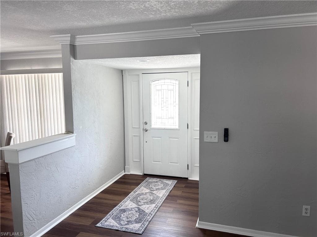 4550 Lakewood Blvd, Naples, FL 34112-10