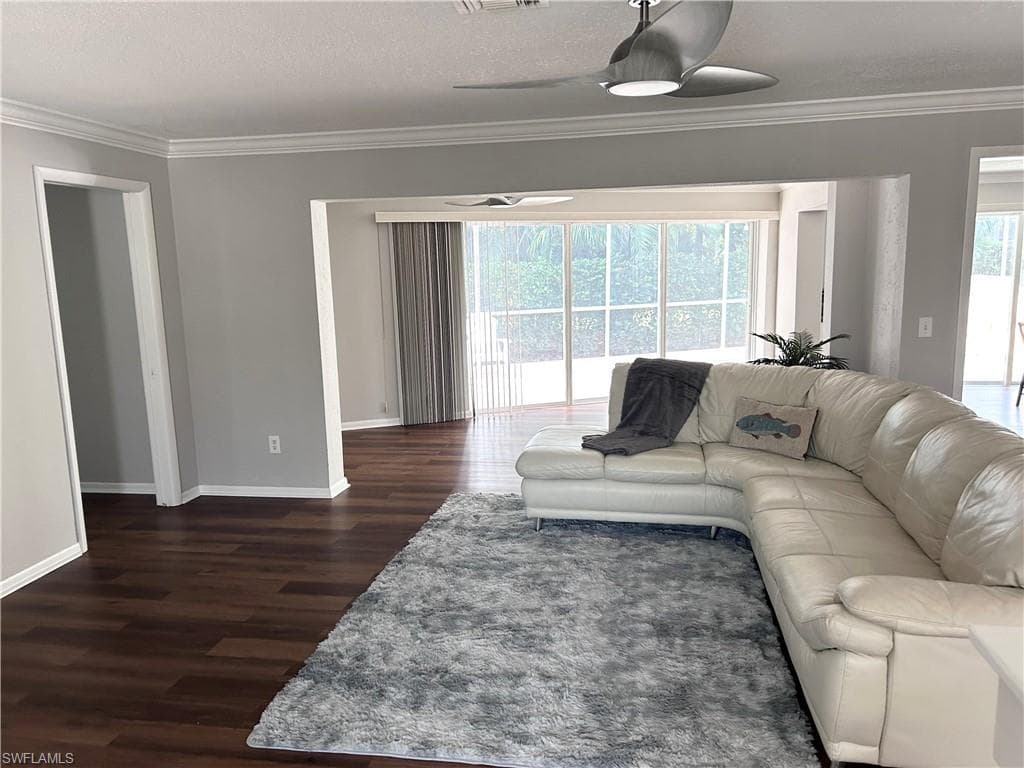 4550 Lakewood Blvd, Naples, FL 34112-11