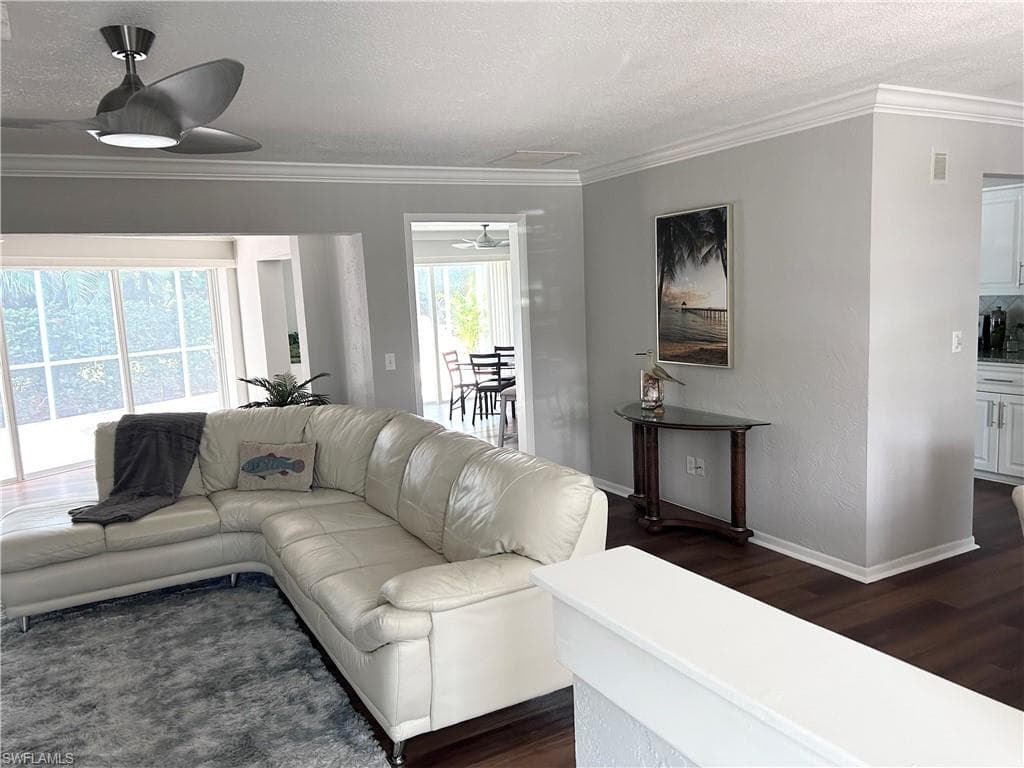 4550 Lakewood Blvd, Naples, FL 34112-12