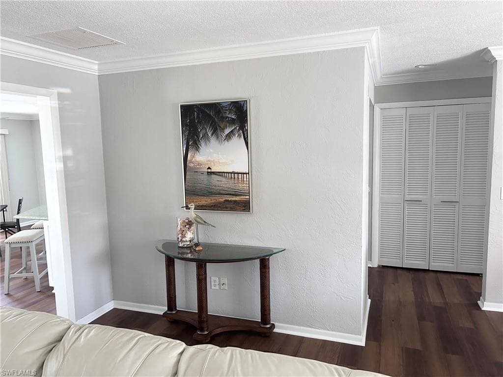 4550 Lakewood Blvd, Naples, FL 34112-14