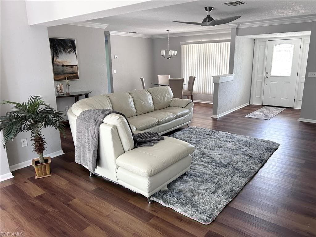 4550 Lakewood Blvd, Naples, FL 34112-15