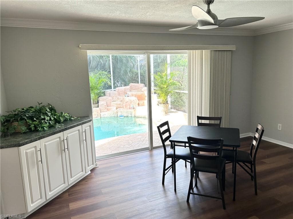 4550 Lakewood Blvd, Naples, FL 34112-18