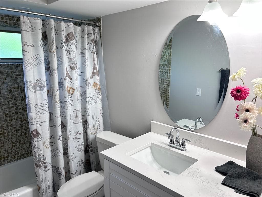 4550 Lakewood Blvd, Naples, FL 34112-24