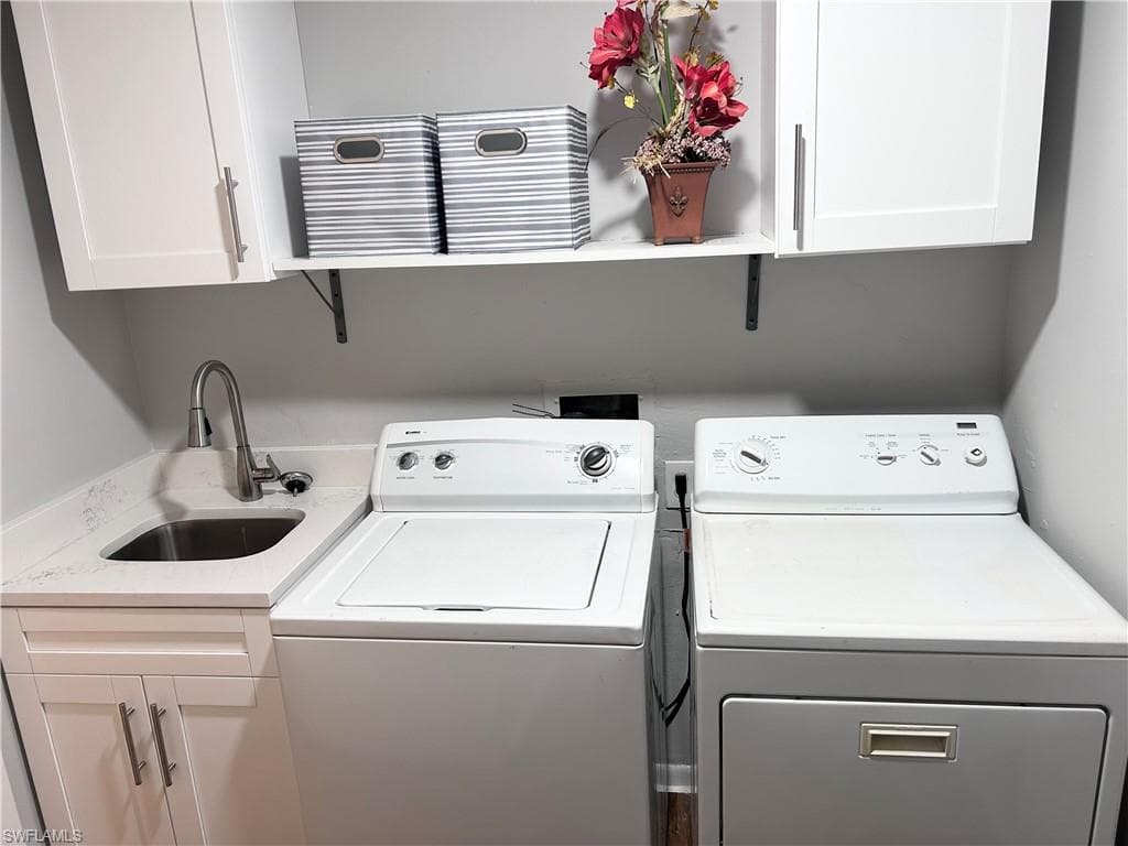 4550 Lakewood Blvd, Naples, FL 34112-26
