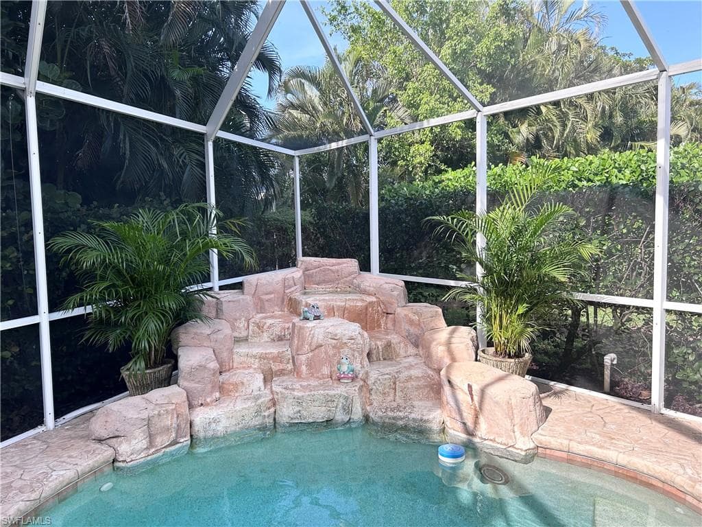 4550 Lakewood Blvd, Naples, FL 34112-33