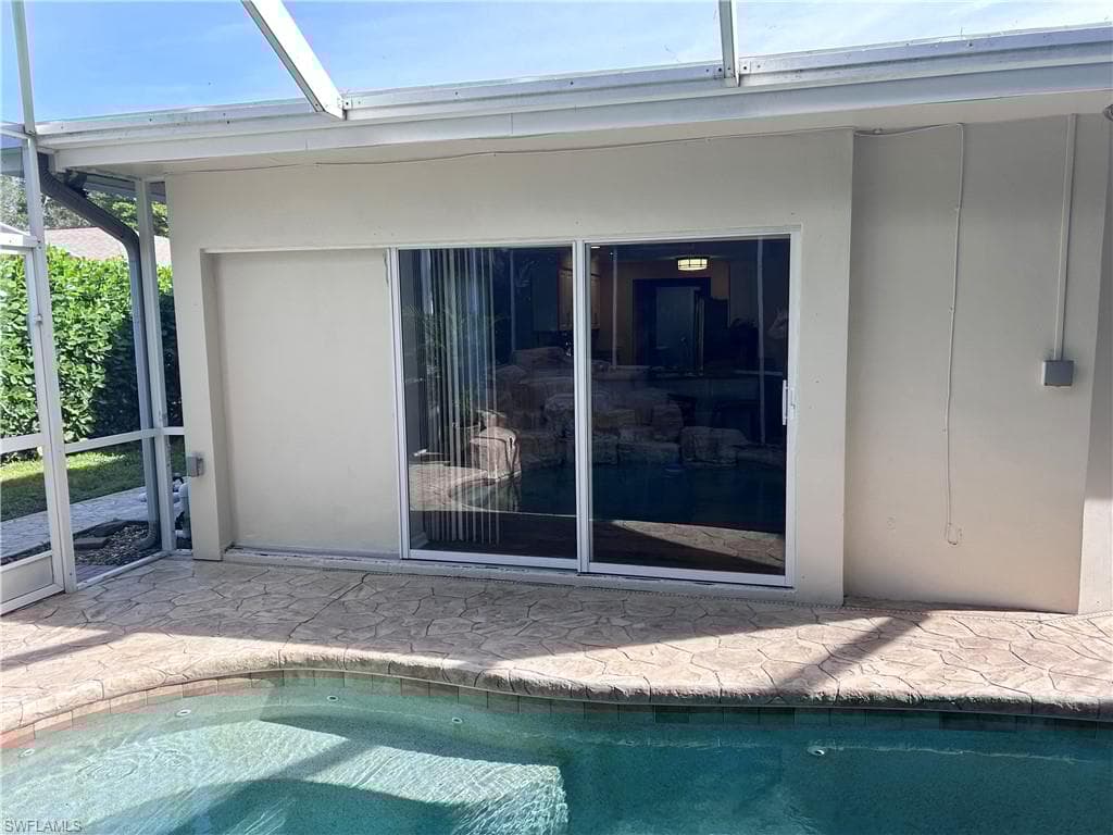 4550 Lakewood Blvd, Naples, FL 34112-37