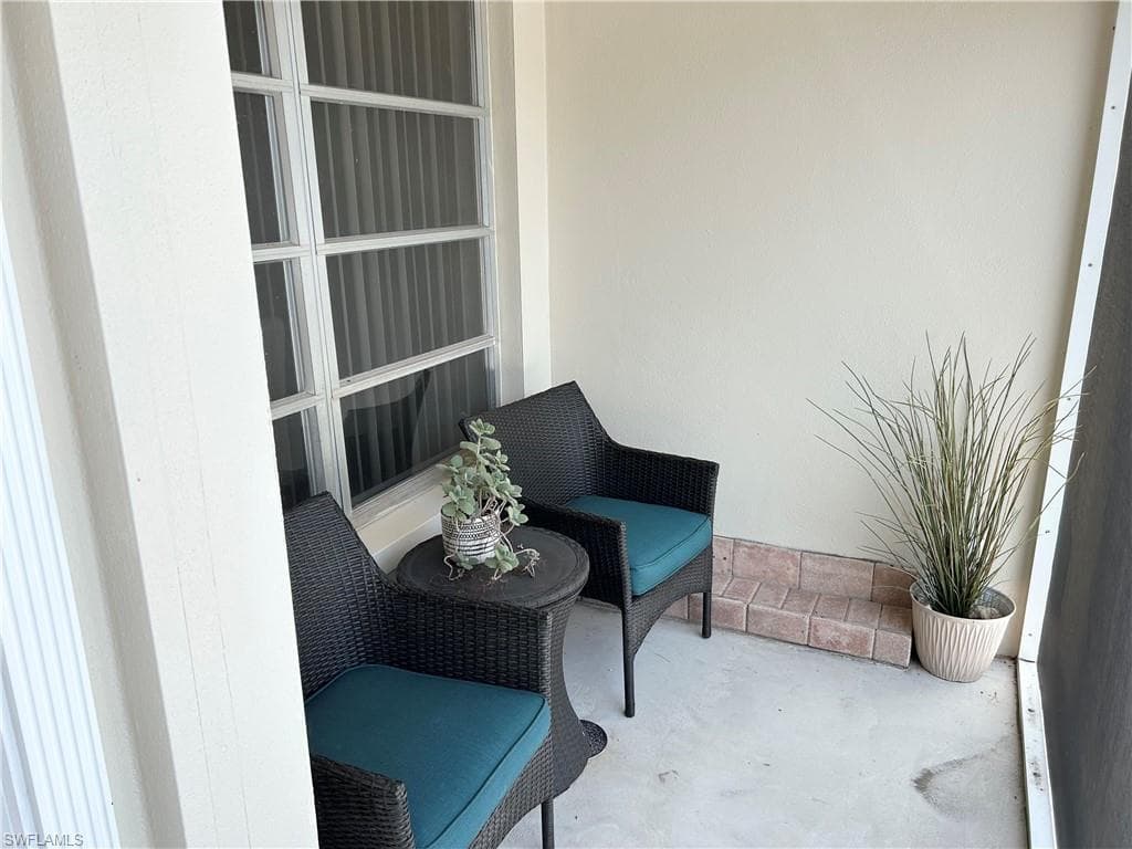 4550 Lakewood Blvd, Naples, FL 34112-39