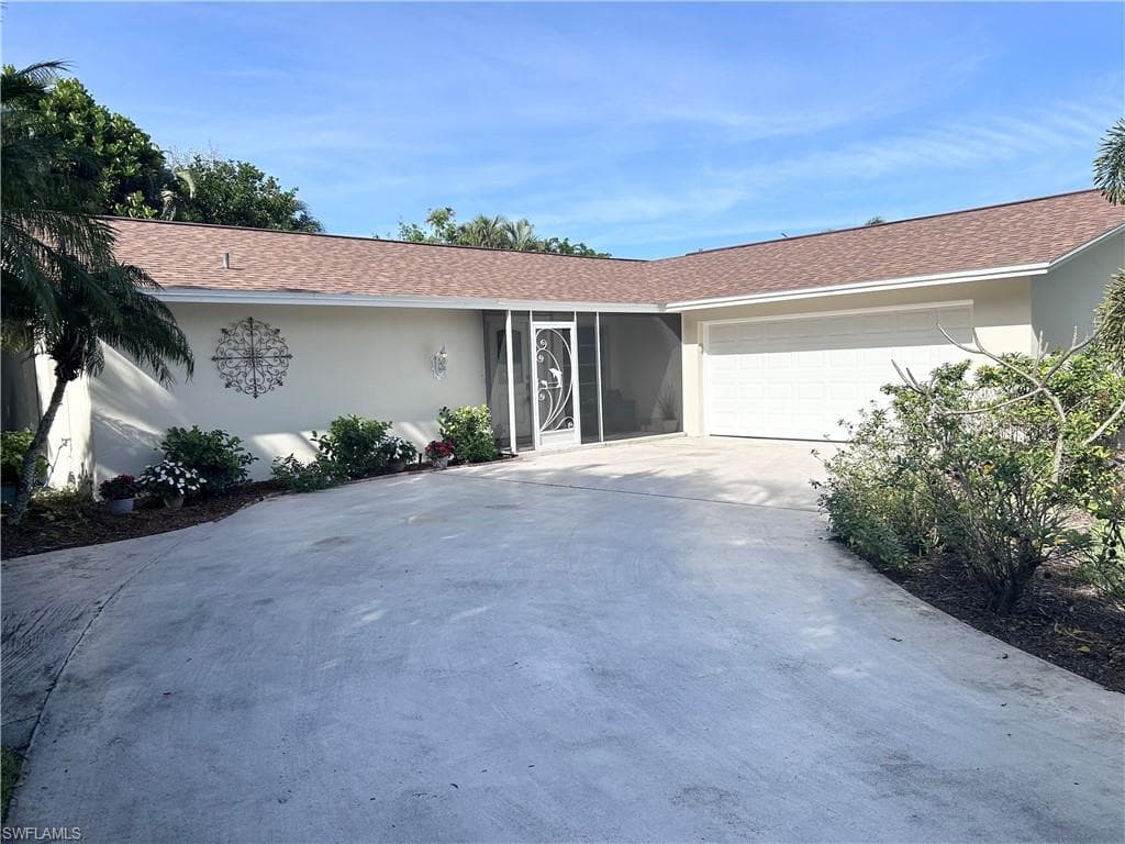 4550 Lakewood Blvd, Naples, FL 34112-4
