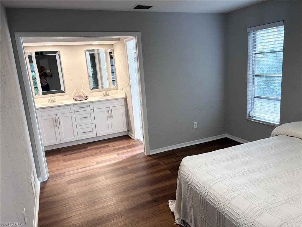 4550 Lakewood Blvd, Naples, FL 34112-6
