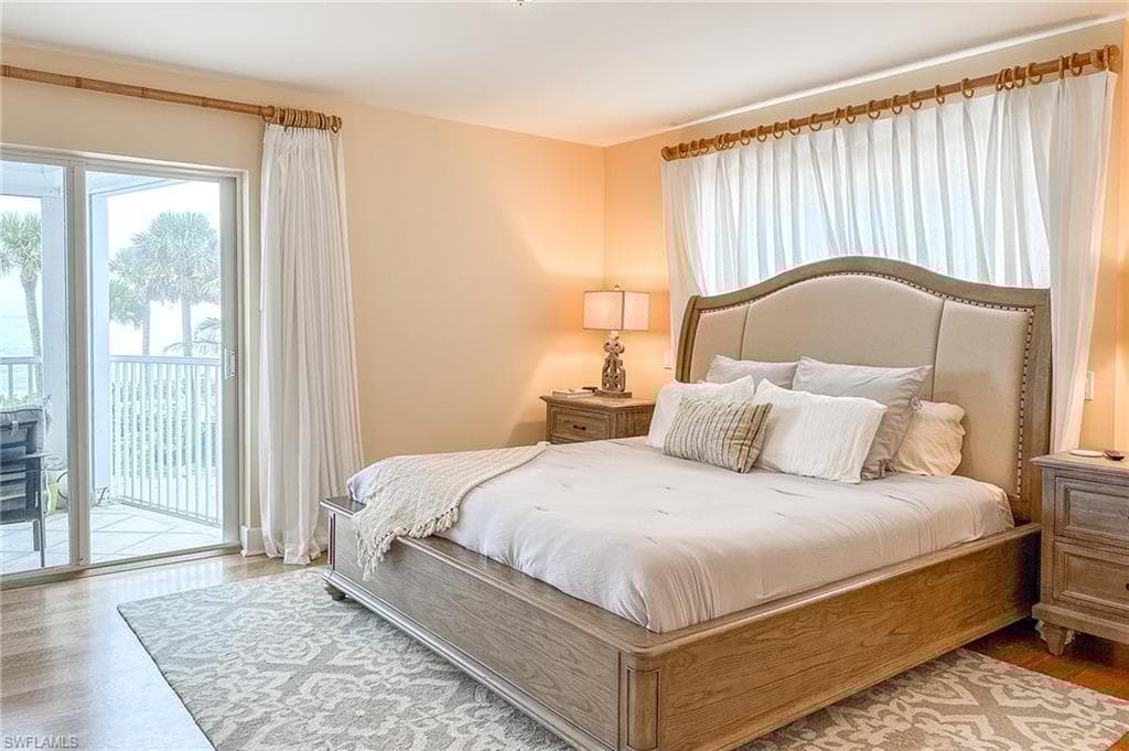 9051 Gulf Shore Dr 103, Naples, FL 34108-11