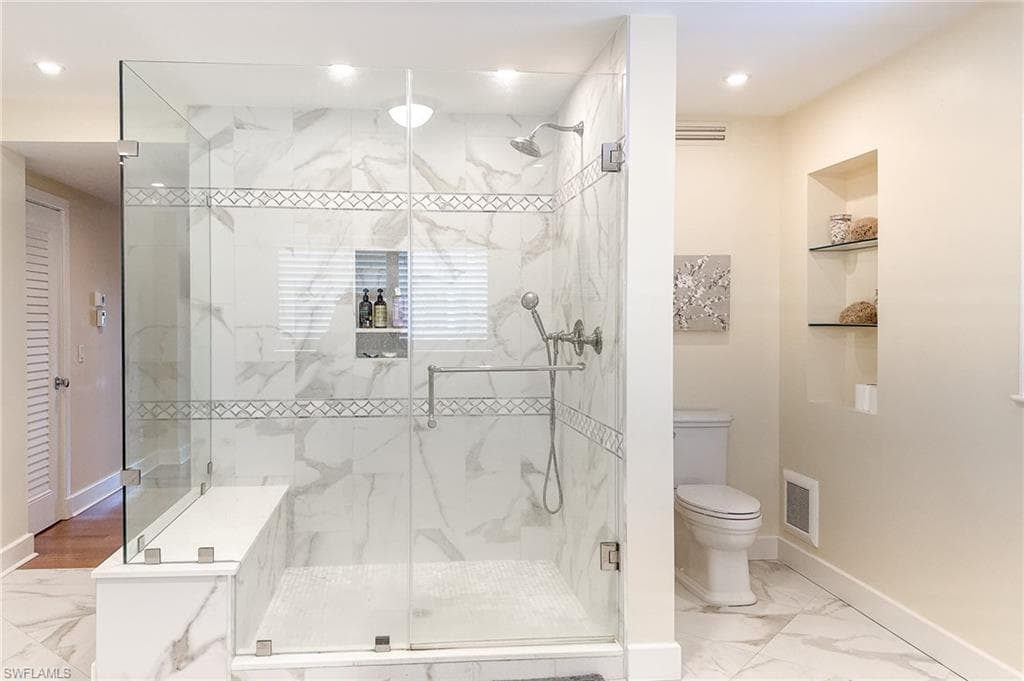 9051 Gulf Shore Dr 103, Naples, FL 34108-13