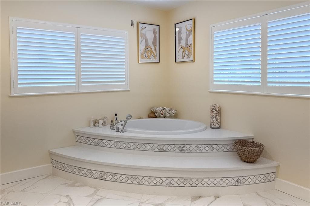 9051 Gulf Shore Dr 103, Naples, FL 34108-15