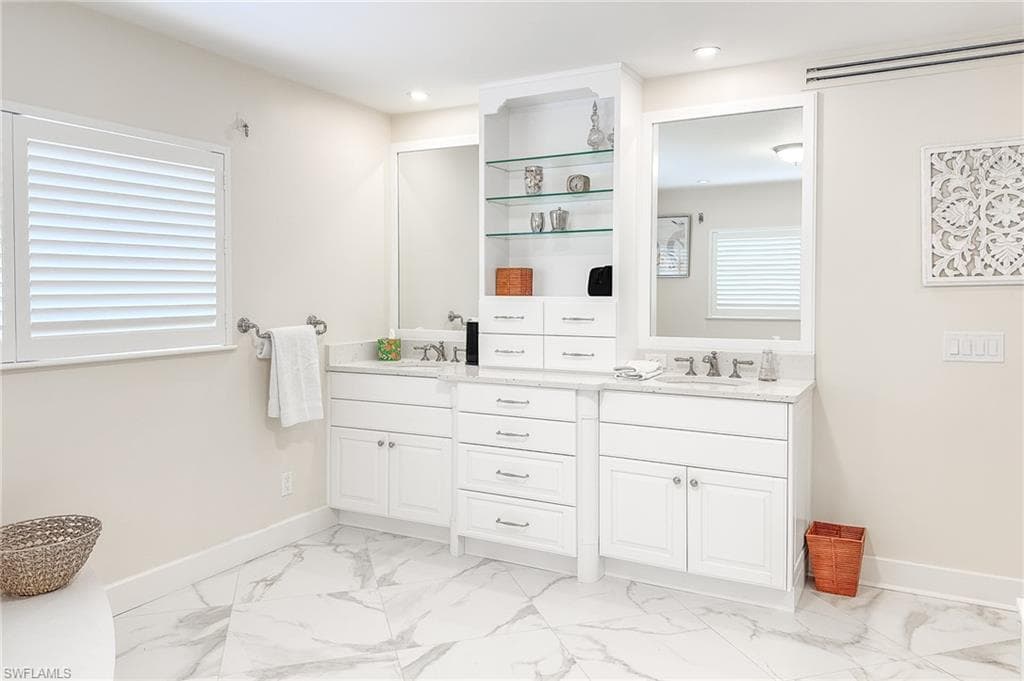 9051 Gulf Shore Dr 103, Naples, FL 34108-16
