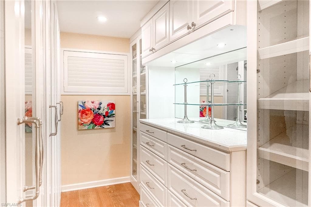 9051 Gulf Shore Dr 103, Naples, FL 34108-18
