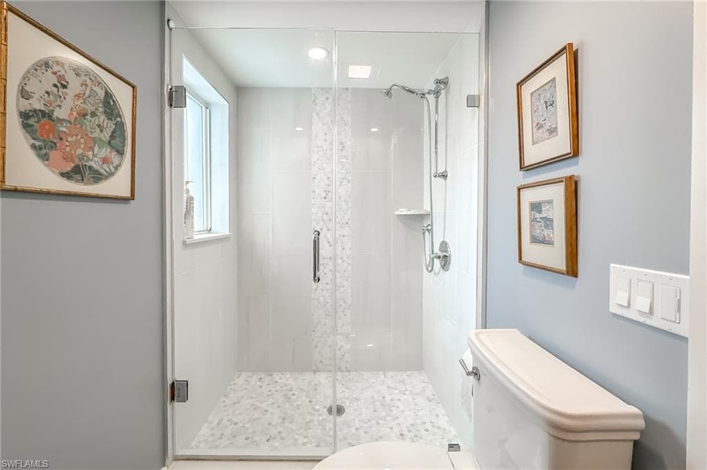 9051 Gulf Shore Dr 103, Naples, FL 34108-23