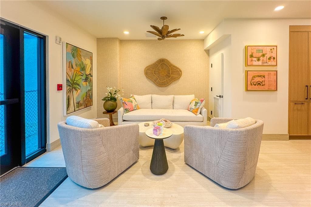 9051 Gulf Shore Dr 103, Naples, FL 34108-29