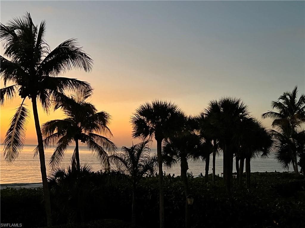 9051 Gulf Shore Dr 103, Naples, FL 34108-34