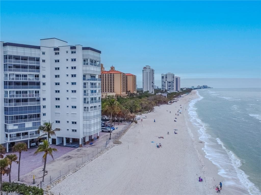 9051 Gulf Shore Dr 103, Naples, FL 34108-4