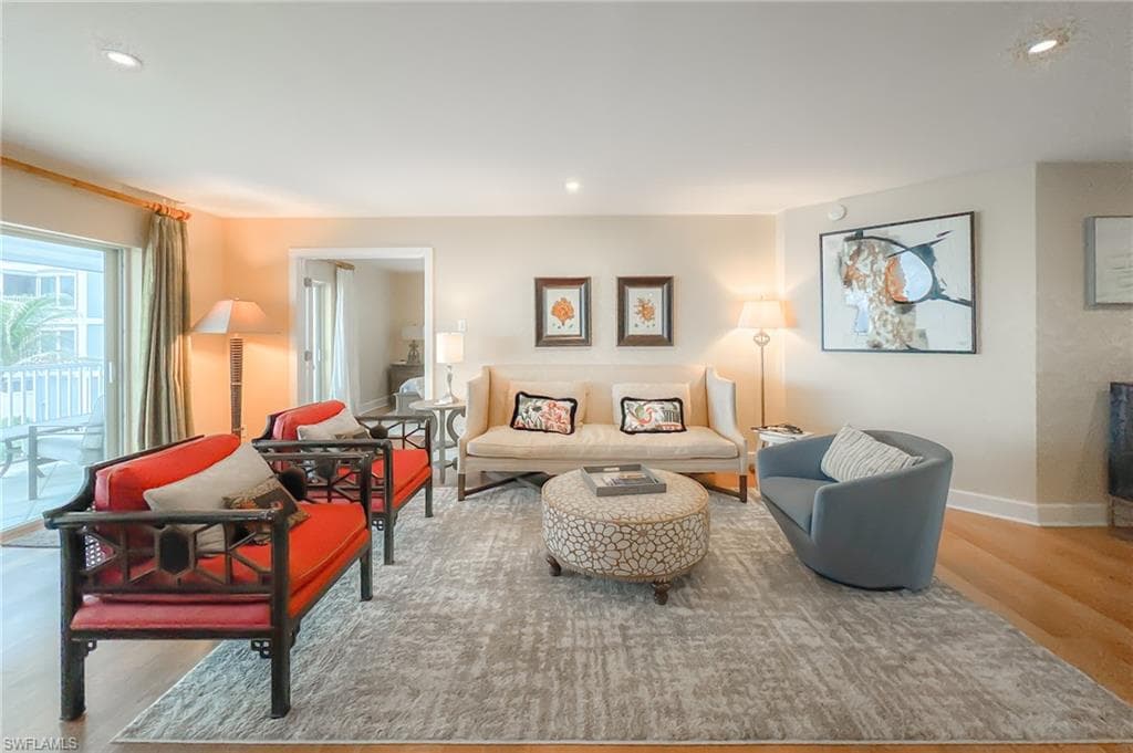 9051 Gulf Shore Dr 103, Naples, FL 34108-5