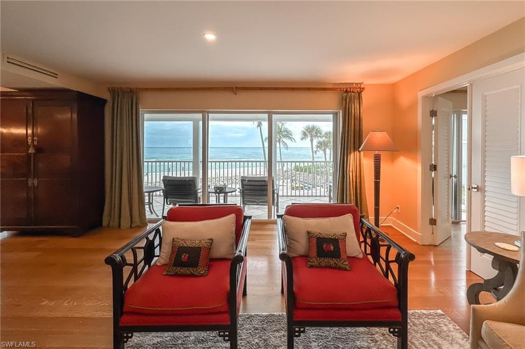 9051 Gulf Shore Dr 103, Naples, FL 34108-7
