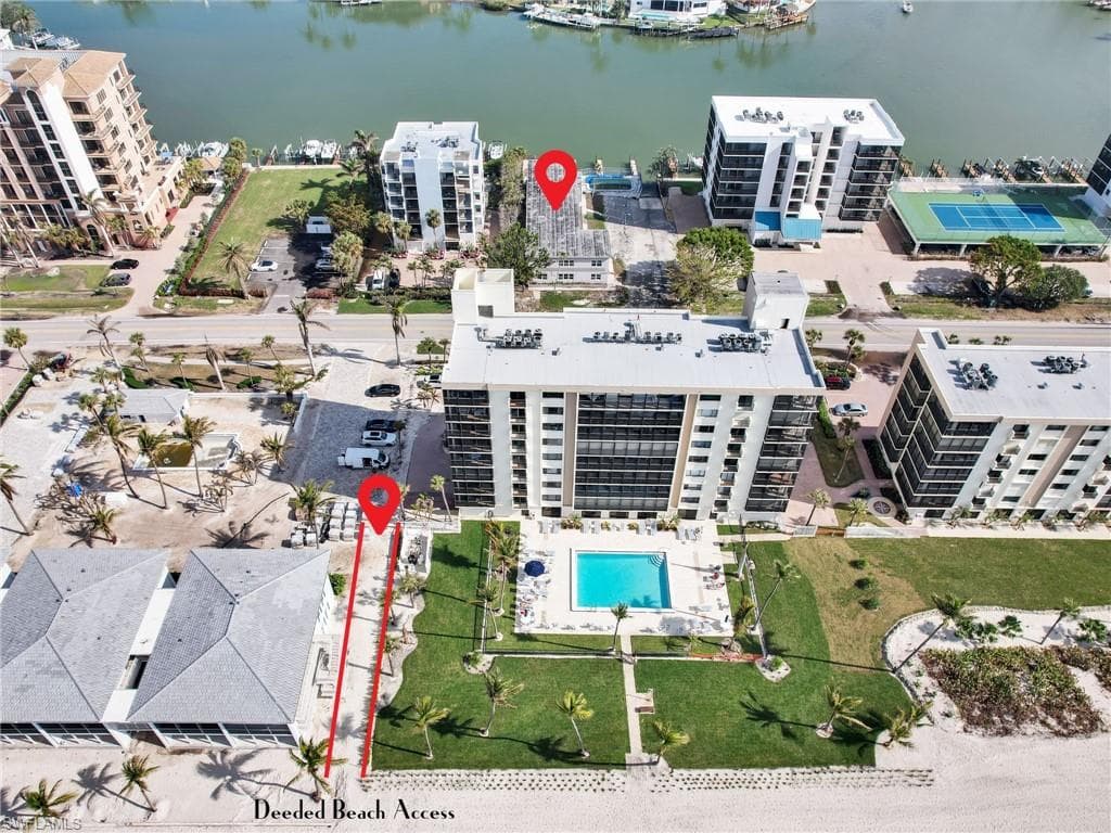 10540 Gulfshore Dr, Naples, FL 34108-14