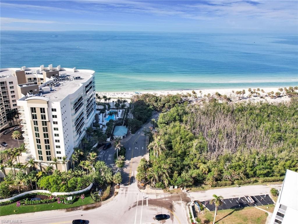 10540 Gulfshore Dr, Naples, FL 34108-17