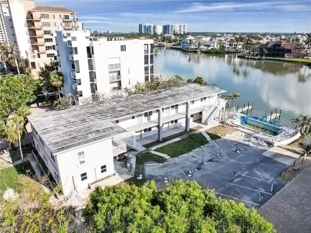 10540 Gulfshore Dr, Naples, FL 34108-18