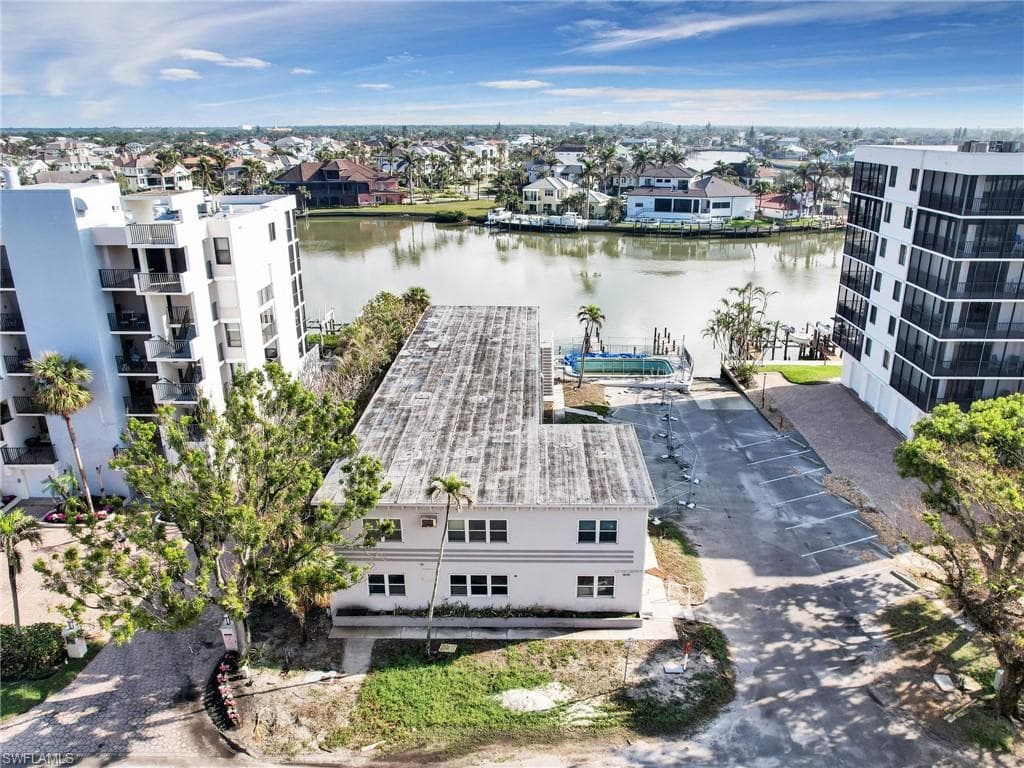 10540 Gulfshore Dr, Naples, FL 34108-19