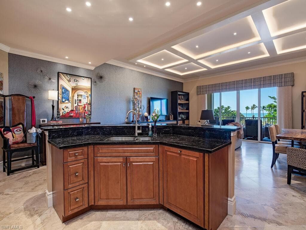 1400 Gulf Shore Blvd N 305, Naples, FL 34102-9