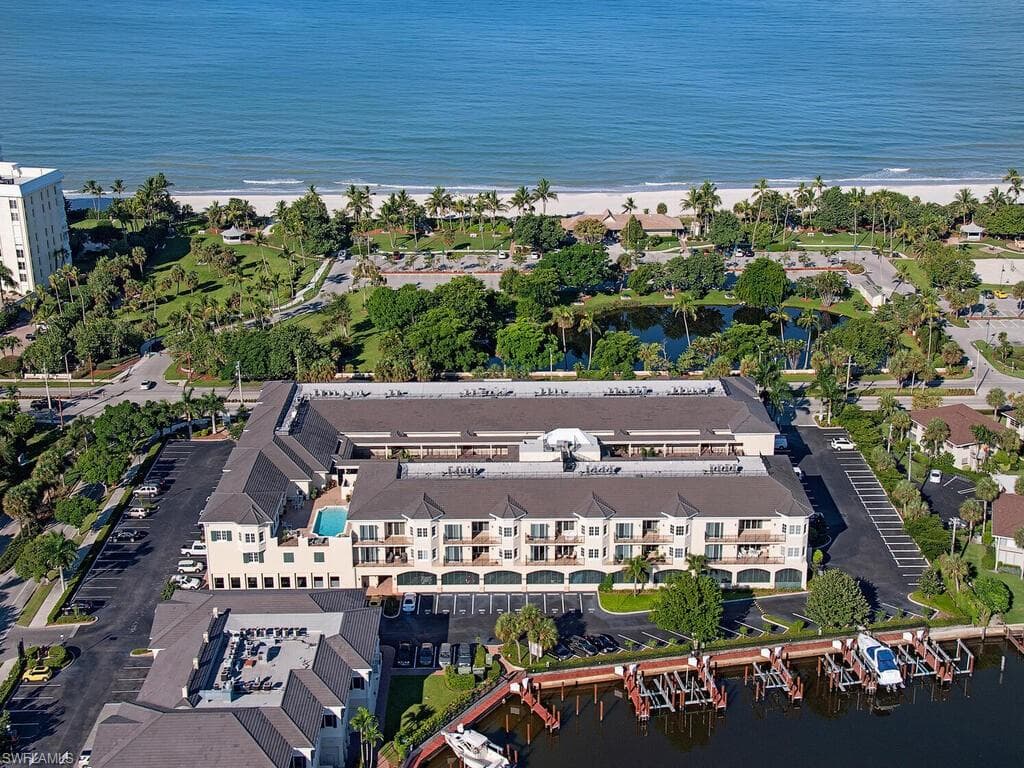 1400 Gulf Shore Blvd N 305, Naples, FL 34102-17
