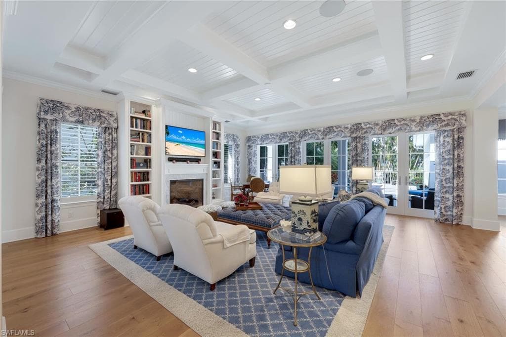 455 13th Ave S, Naples, FL 34102-14