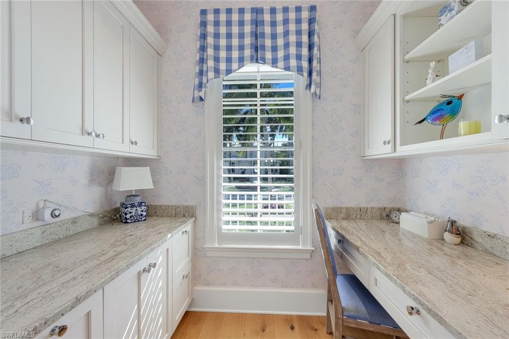 455 13th Ave S, Naples, FL 34102-33