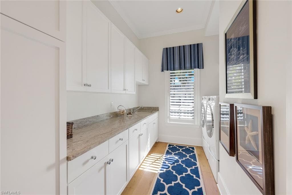 455 13th Ave S, Naples, FL 34102-34