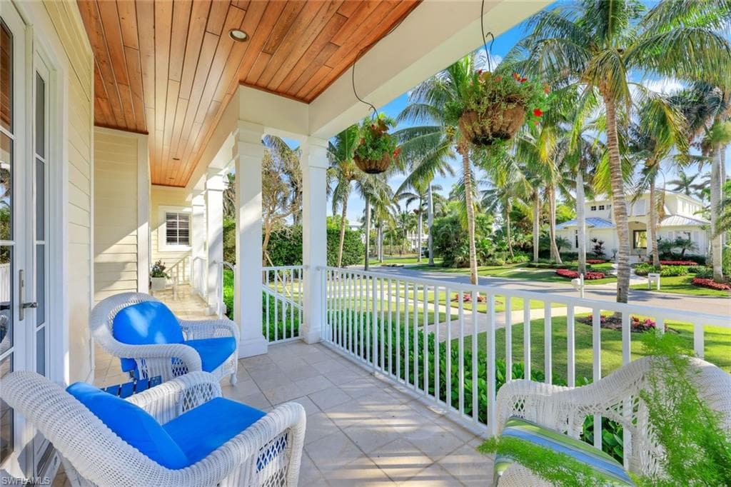 455 13th Ave S, Naples, FL 34102-4