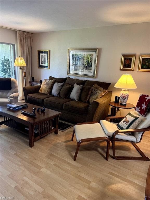 1530 Imperial Golf Course Blvd 321, Naples, FL 34110-11