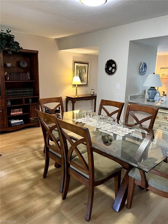 1530 Imperial Golf Course Blvd 321, Naples, FL 34110-16