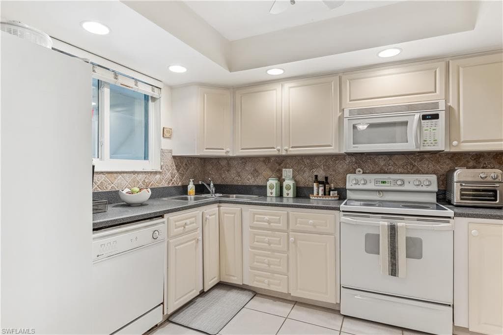 1760 Bald Eagle Dr 506b, Naples, FL 34105-9