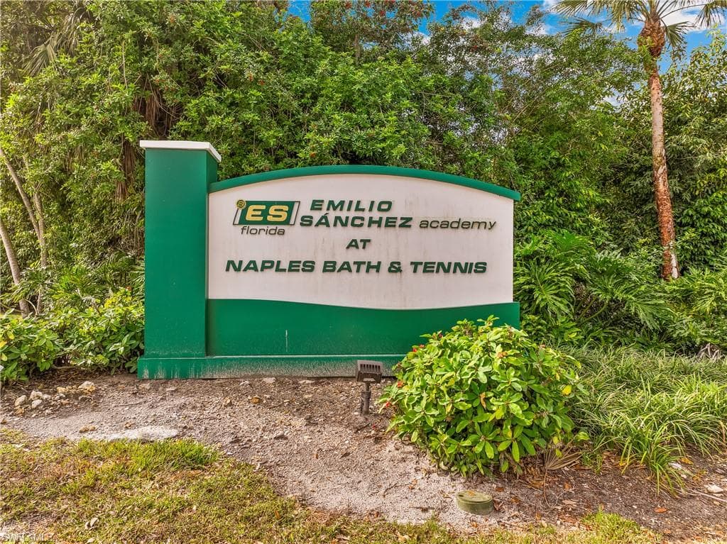 1760 Bald Eagle Dr 506b, Naples, FL 34105-25