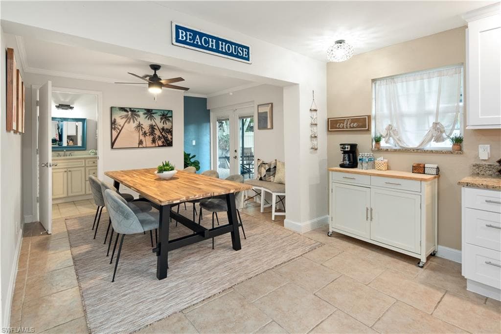 900 Coconut Cir W, Naples, FL 34104-4