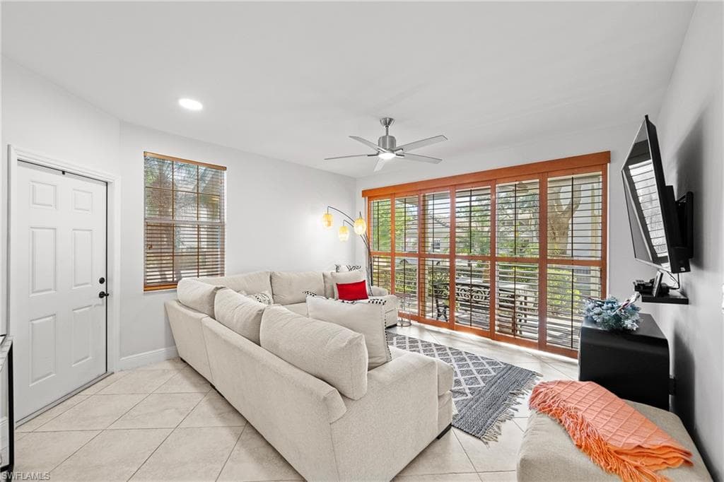 3780 Fieldstone Blvd 301, Naples, FL 34109-4