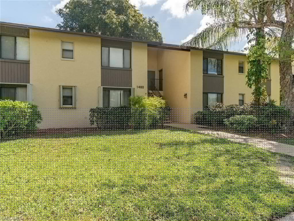 1480 Green Valley Cir 204, Naples, FL 34104-2