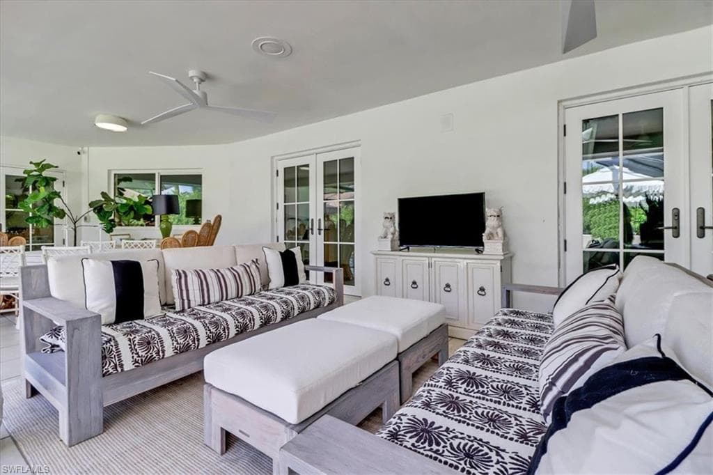 701 Harbour Dr, Naples, FL 34103-31