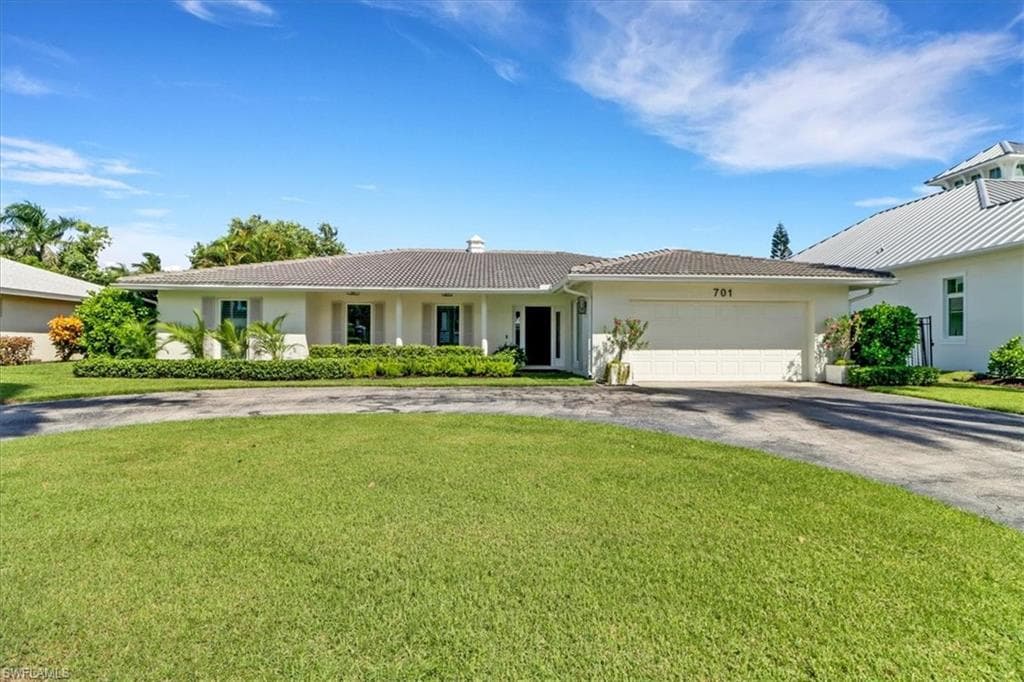 701 Harbour Dr, Naples, FL 34103-2