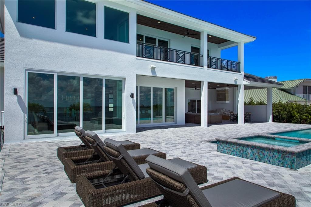 701 Harbour Dr, Naples, FL 34103-50