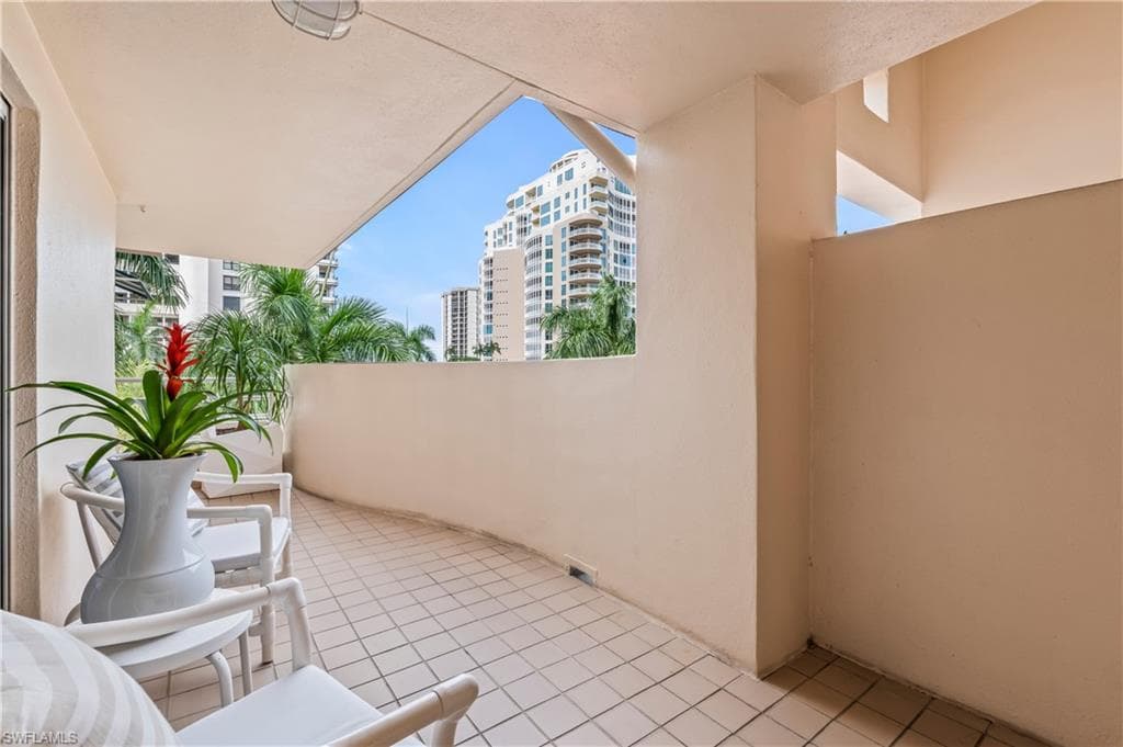 4500 Gulf Shore Blvd N 1-311, Naples, FL 34103-21