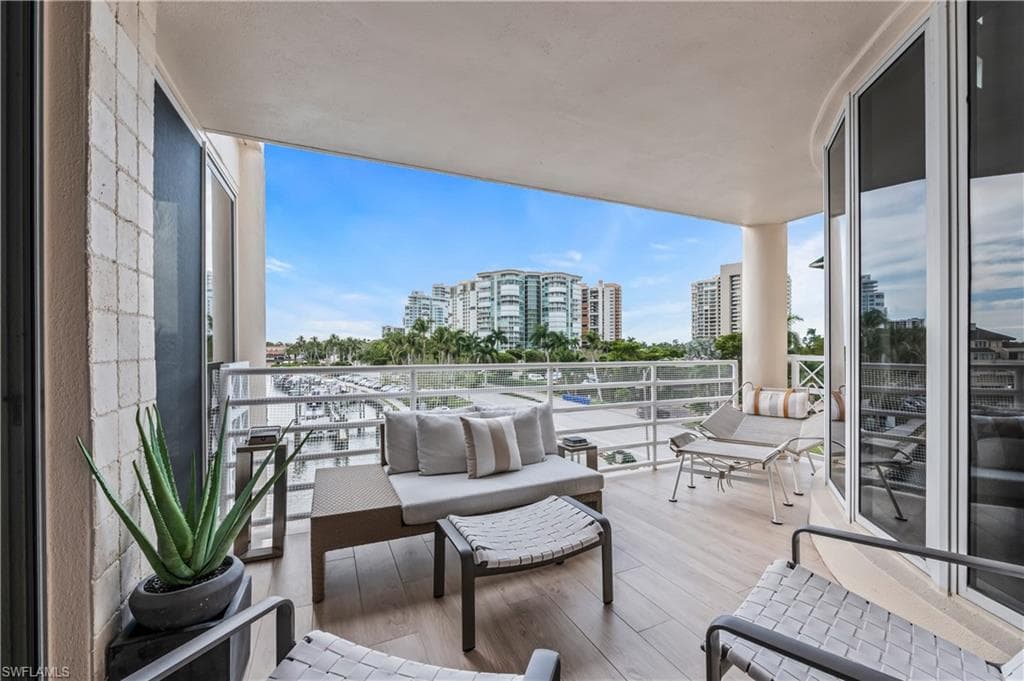 4500 Gulf Shore Blvd N 1-311, Naples, FL 34103-23