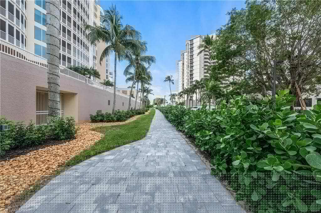 4500 Gulf Shore Blvd N 1-311, Naples, FL 34103-26