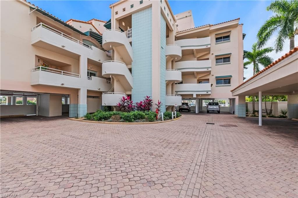 4500 Gulf Shore Blvd N 1-311, Naples, FL 34103-27