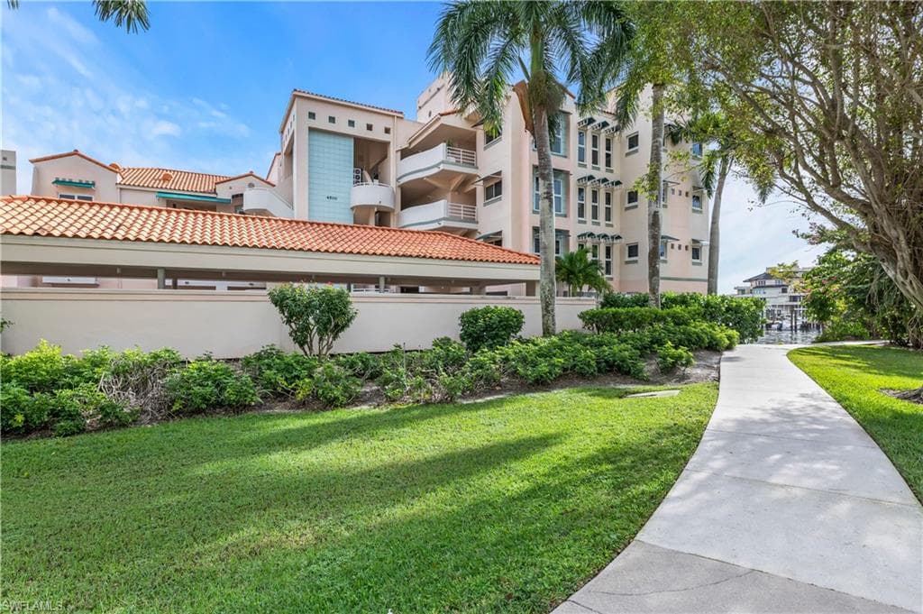 4500 Gulf Shore Blvd N 1-311, Naples, FL 34103-28
