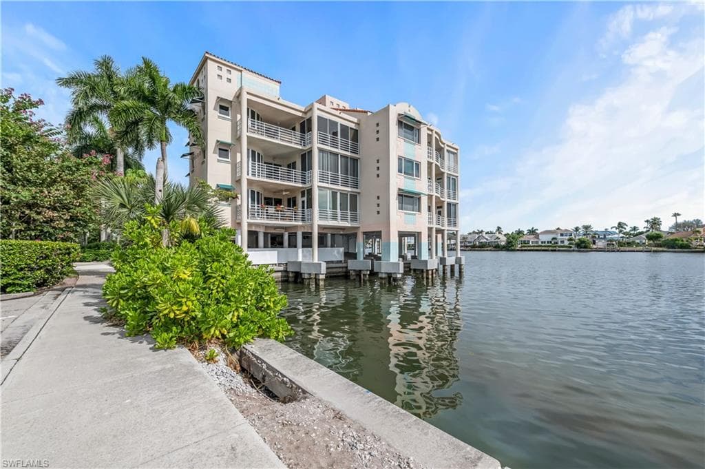 4500 Gulf Shore Blvd N 1-311, Naples, FL 34103-29